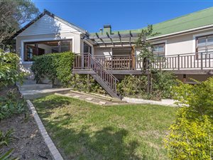 6 Bed House in Steynsrust