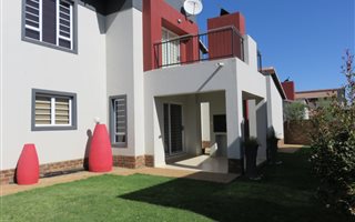 3 Bedroom House in Oukraal Estate