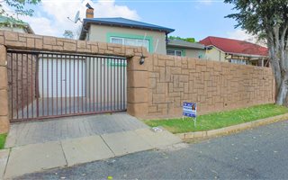 3 Bedroom House in Kensington