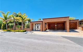 4 Bedroom House in Amandelrug