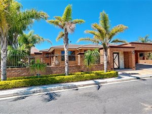 4 Bed House in Amandelrug
