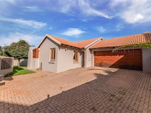 3 Bed House in Thatchfield