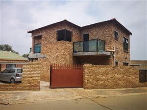 Bachelor apartment in Jabavu