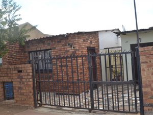 3 Bed House in Zola