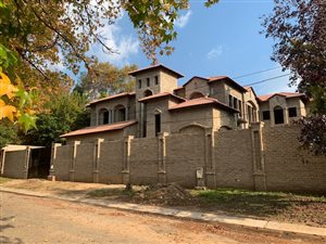 5 Bed House in Sandhurst