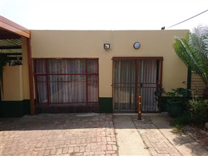 1 Bedroom Garden Cottage in Claremont