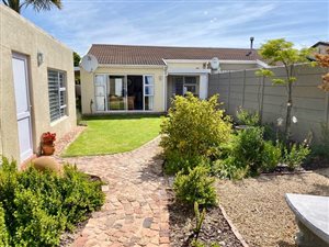 2 Bed Townhouse in Klein Nederburg