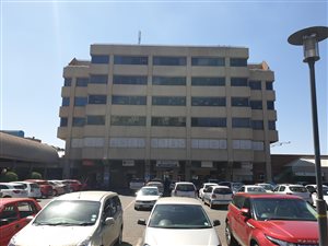 151 m² Commercial space in Hatfield