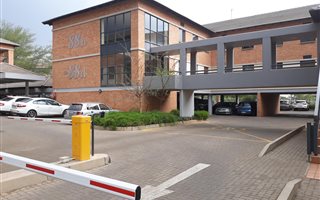 17 m² Commercial space in Tijger Valley and surrounds