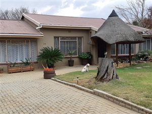 4 Bedroom House in Roosheuwel
