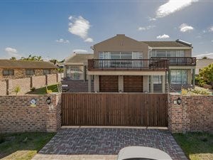 4 Bed House in Bluewater Bay