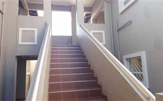 2 Bedroom Townhouse in Wannenburghoogte