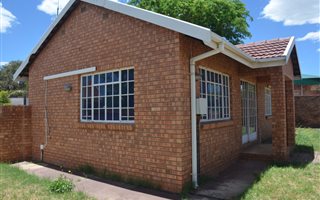 90 m² Office Space in Modimolle