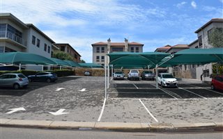 1000 m² Land available in Irene