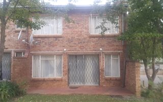 3 Bedroom Duplex in Piet Retief