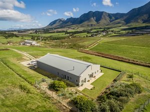 60 ha Farm in Hemel en Aarde