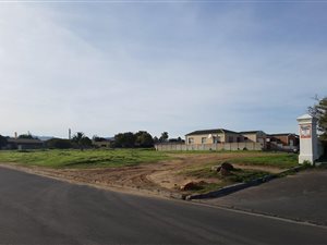1110 m² Land available in Highbury