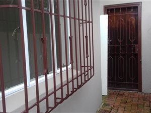 2 Bed Garden Cottage in Orange Grove