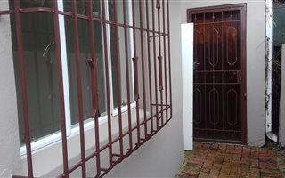 2 Bedroom Garden Cottage in Orange Grove