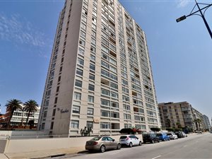 3 Bed Apartment in Humewood