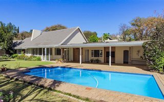 4 Bedroom House in Waterkloof Ridge