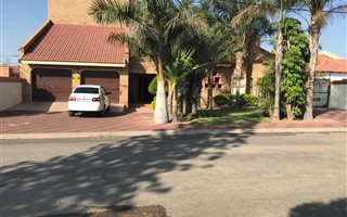 4 Bedroom House in Nirvana