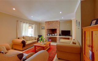 3 Bedroom House in Kleinbron Estate