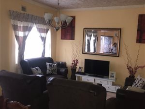 3 Bed Duplex in Montclair