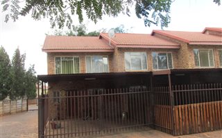 3 Bedroom Apartment in Doornpoort and surrounds
