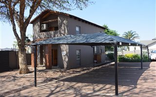 135 m² Commercial space in Clubview