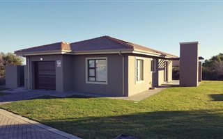 2 Bedroom House in Dana Bay