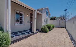 150 m² Commercial space in Plumstead