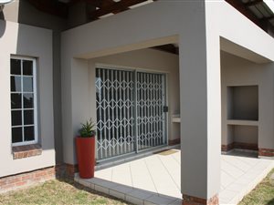 3 Bed Townhouse in Waterval East