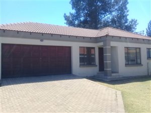 3 Bed Townhouse in Jackaroo Park