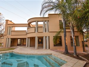 4 Bed House in Dainfern Golf Estate