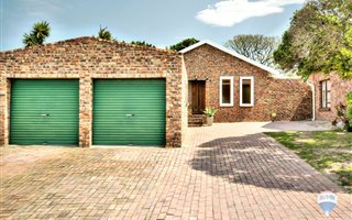 3 Bedroom Garden Cottage in Sherwood and surrounds