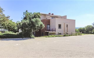 2 Bedroom Apartment in Jackal Creek Golf Estate