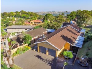 5 Bed House in Escombe