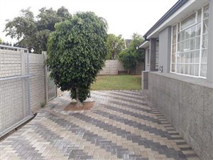 4 Bed House in Glenhurd