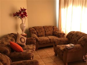 2 Bedroom Flat in Queenswood