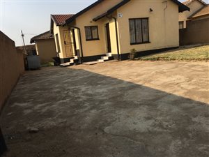 3 Bed House in Dobsonville