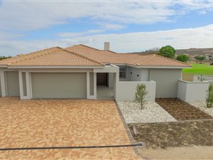 4 Bed House in Langebaan Country Estate