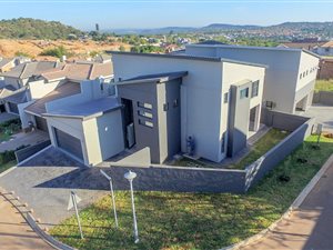 3 Bed House in Boardwalk