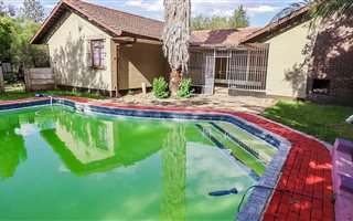 3 Bedroom House in Bayswater