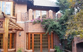 4 Bedroom House in Bromhof