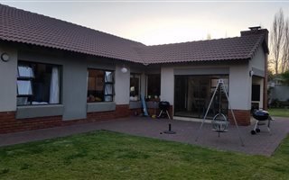 3 Bedroom House in Midlands Estate