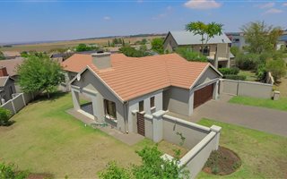 3 Bedroom House in Midstream Estate