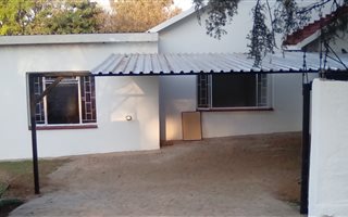 2 Bedroom Duet in Moreleta Park