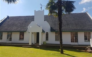 4 Bedroom House in Denneoord