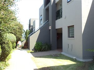 3 Bedroom Apartment in Marais Steyn Park